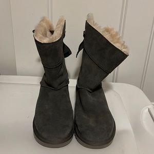Koolaburra by UGG - grey - women’s size 8 fur lined boots